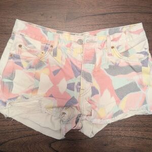 💕3 for 12 💕Levi's  Tie Dye Shorts